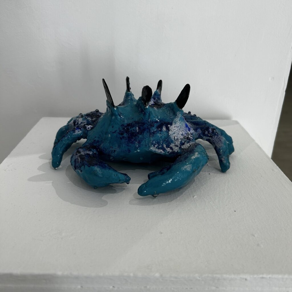 Sculpture d'un crabe bleu
