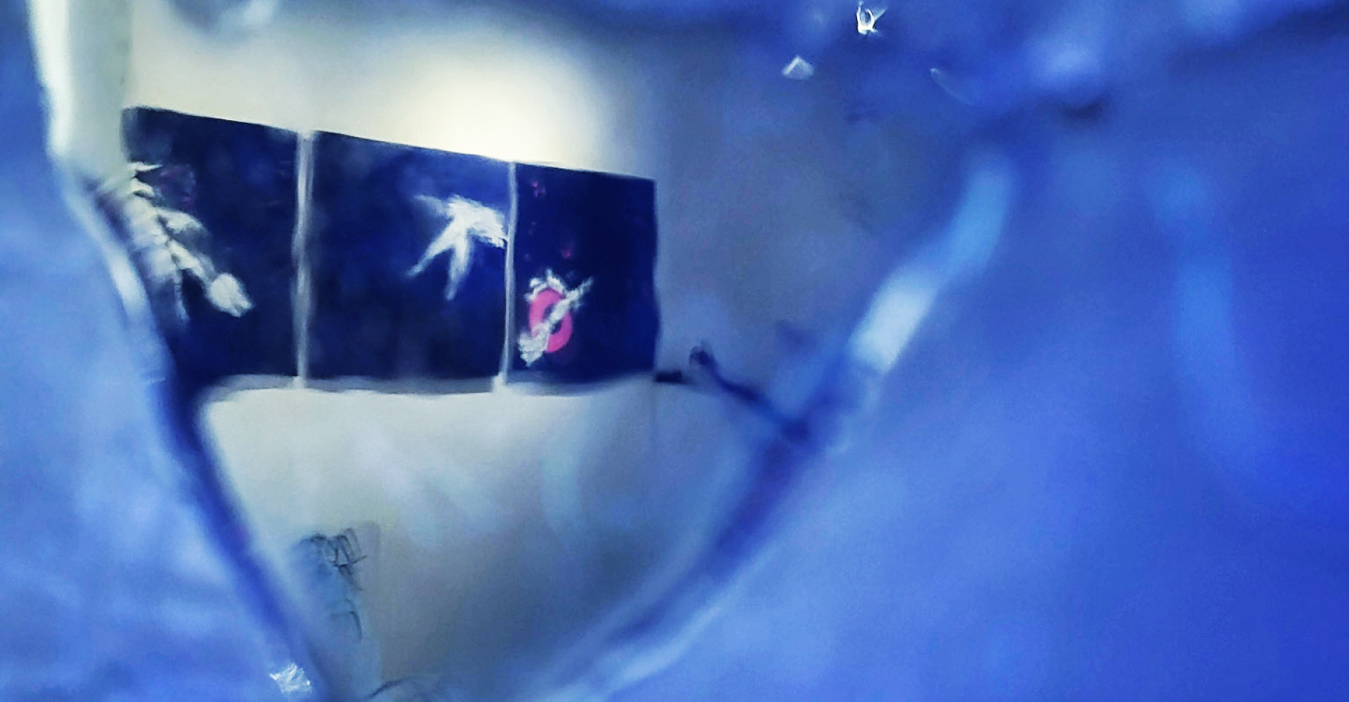 Extrait de l'exposition HHO, l'eau de là par AECP.